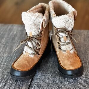 JBU Tan and Black Winter Boots